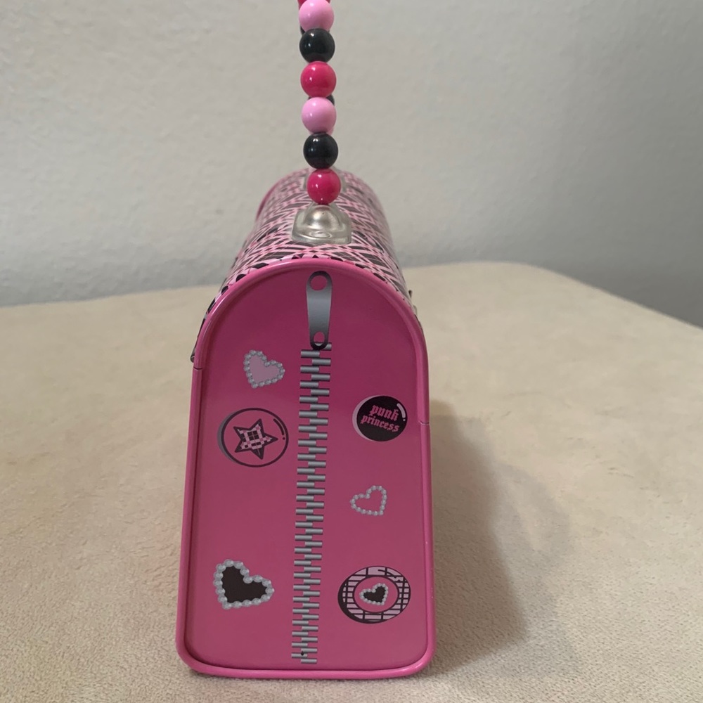 Hello Kitty Purse - Picture 3 of 4
